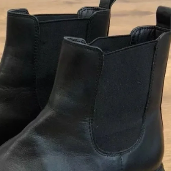 Sam Edelman Daelyn Chelsea Boots Womens 9 Black Leather Chunky Sole - Picture 4 of 17